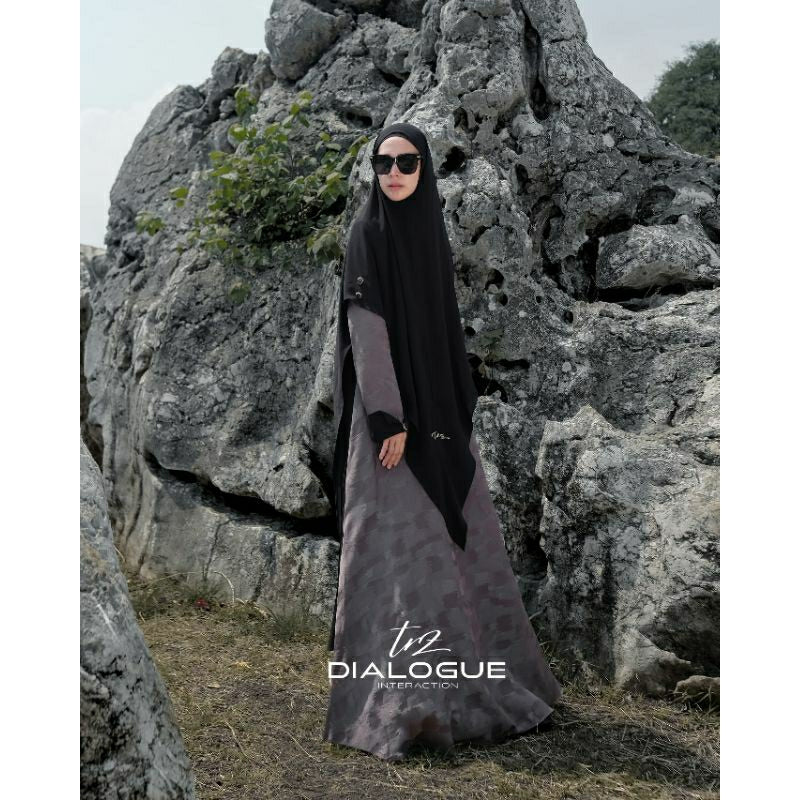 TRZ - Dress Dialogue