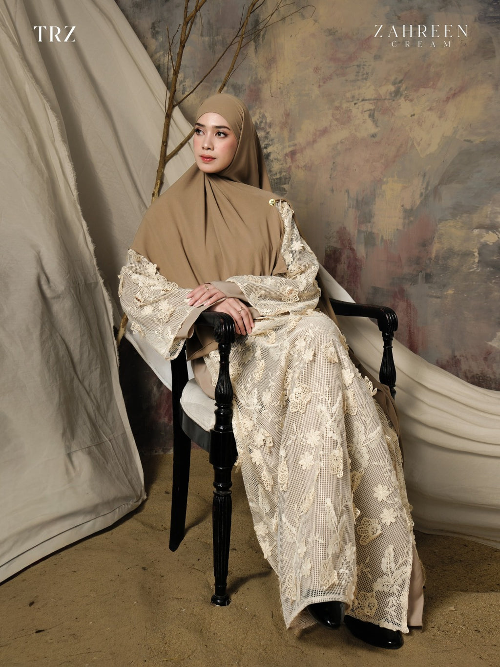 TRZ - Zahreen Abaya