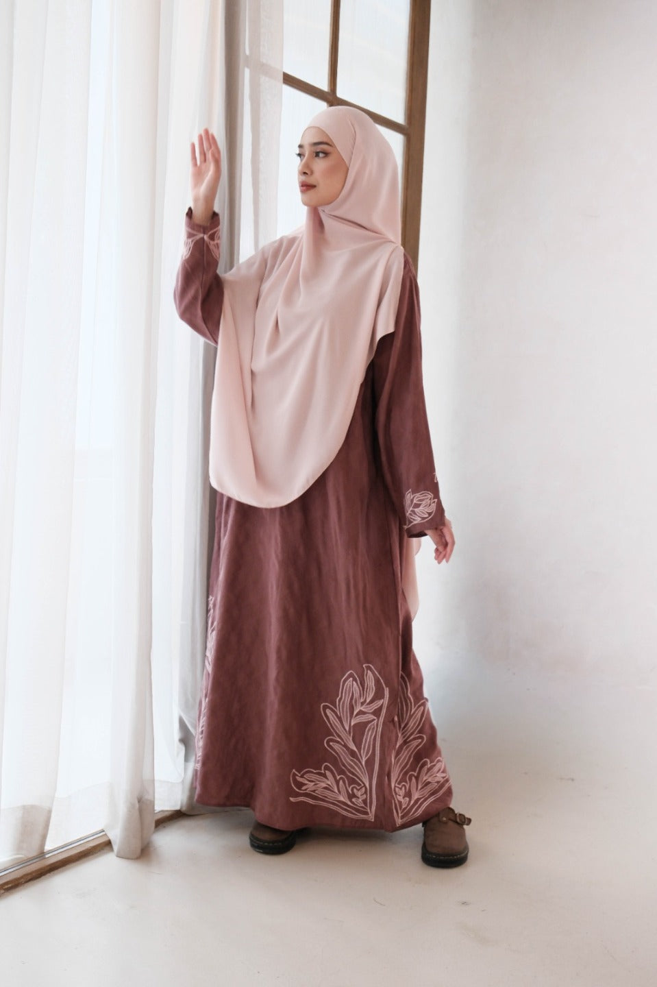 TRZ - Safina Noir Abaya