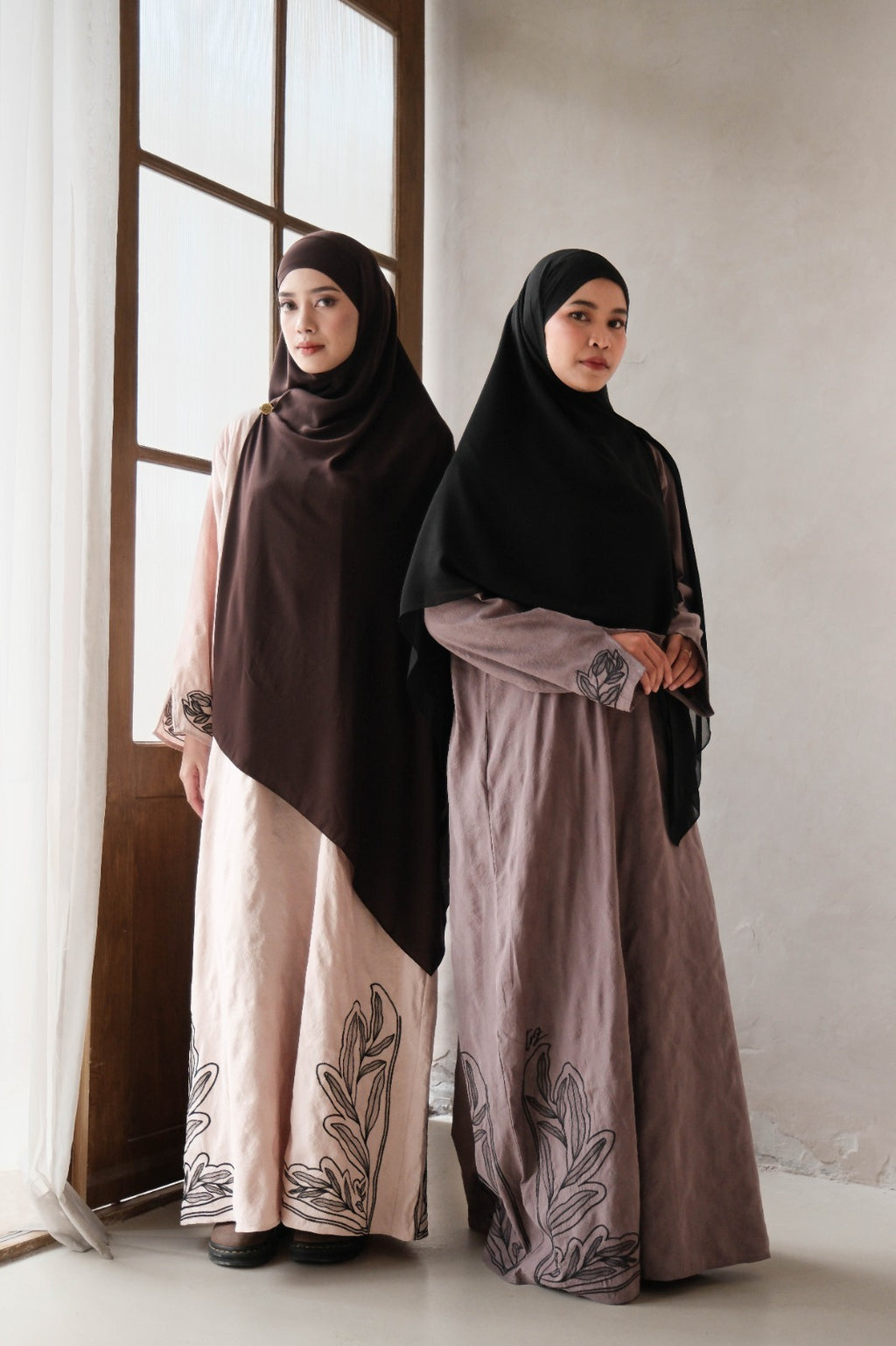 TRZ - Safina Noir Abaya